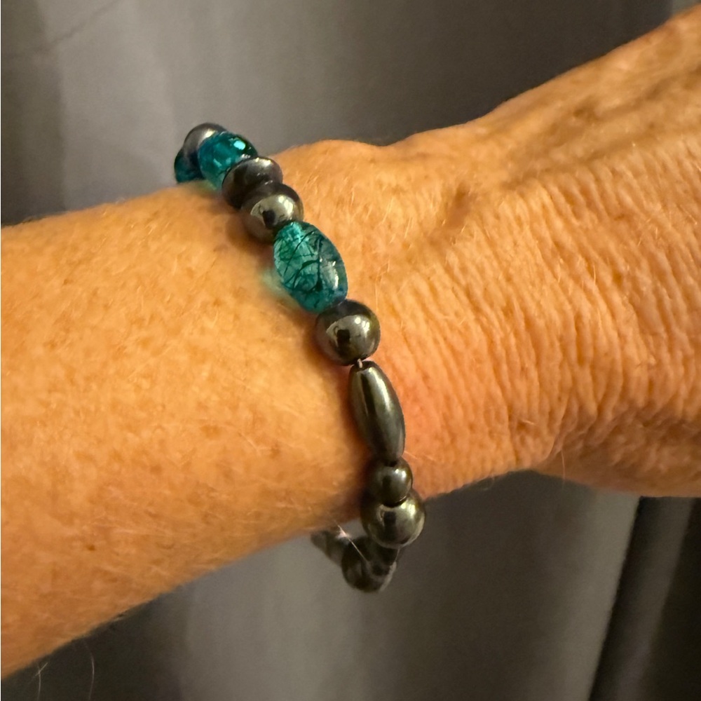 Handmade Hematite and Blue Crystal 8” Bracelet - Picture 6 of 8